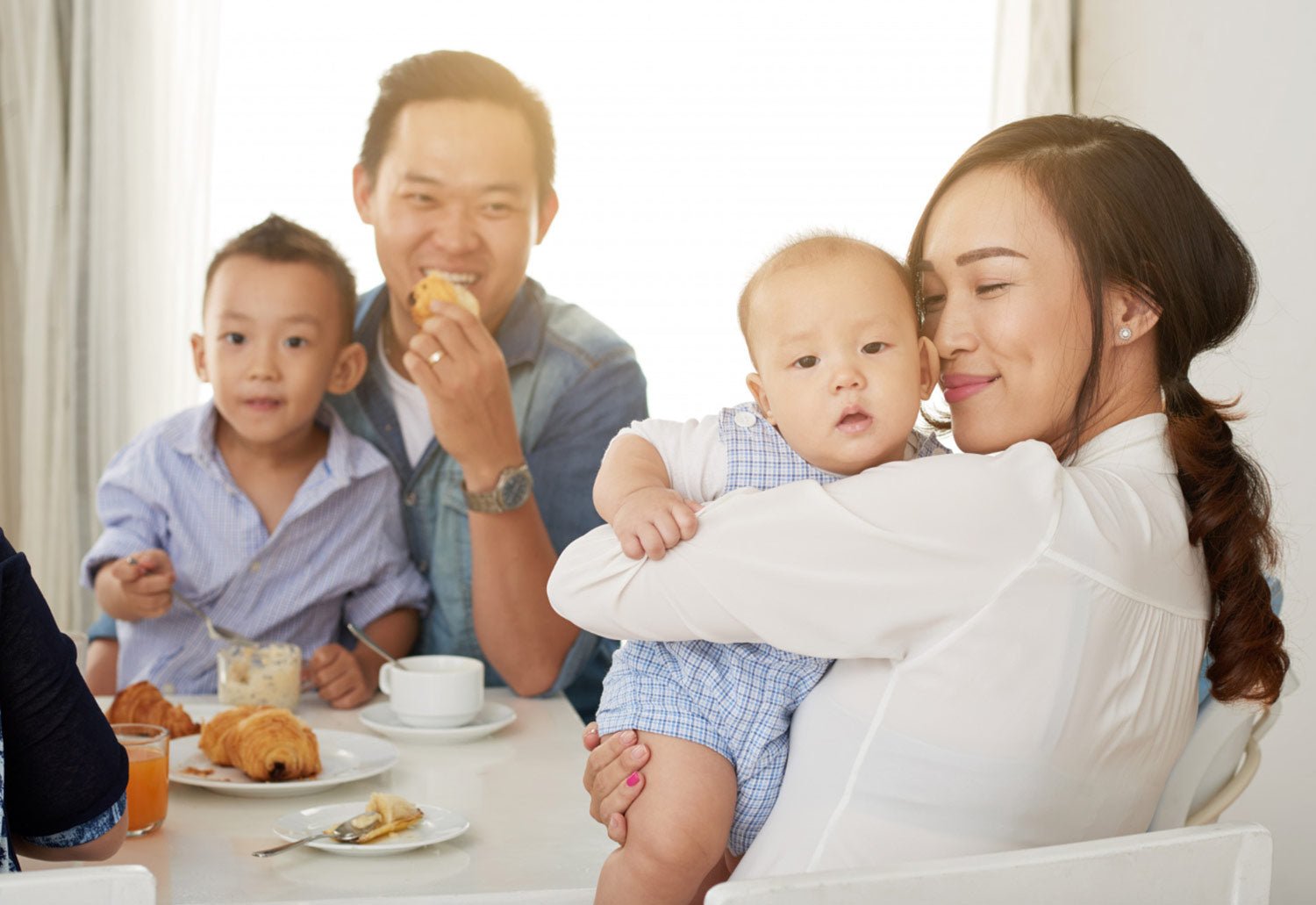 Are Natural Stone Dining Tables a Good Choice for Families with Kids? - Elsa Home And Beauty