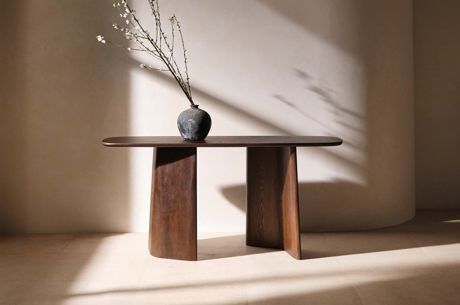 Choosing the Perfect Console Table for Small Spaces - Elsa Home And Beauty