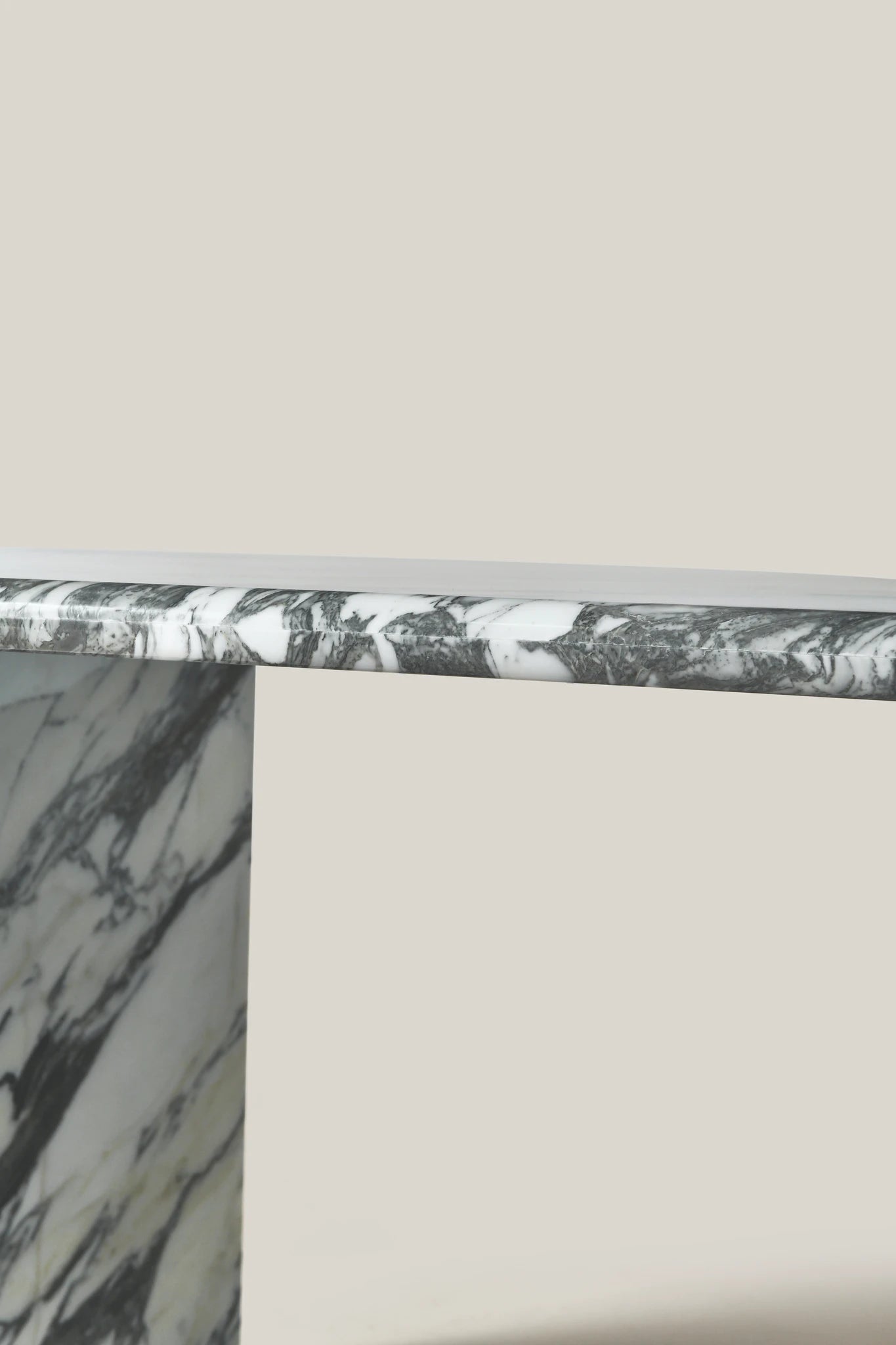 Arabescato Oval Dining Table