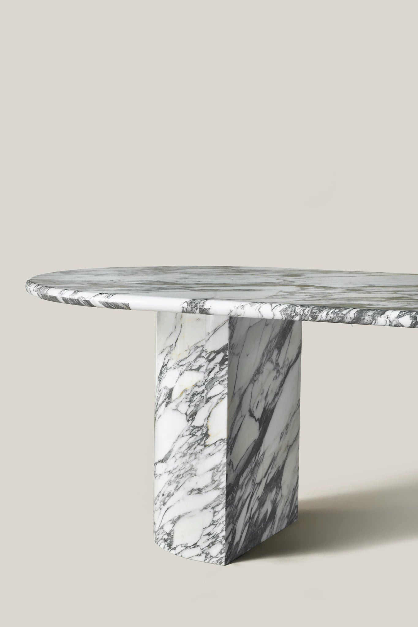 Arabescato Oval Dining Table