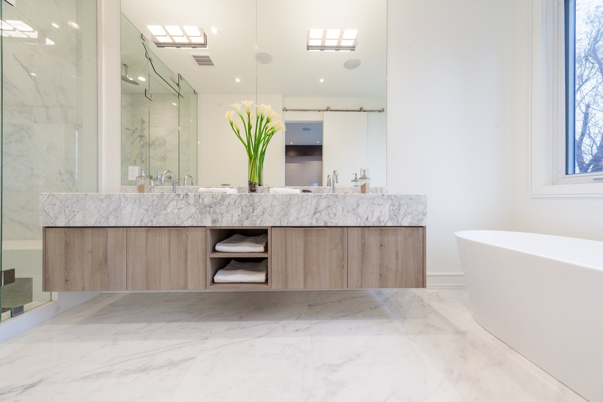 Elevate Your Bathroom with These Floating Vanity Ideas - Elsa Home And Beauty