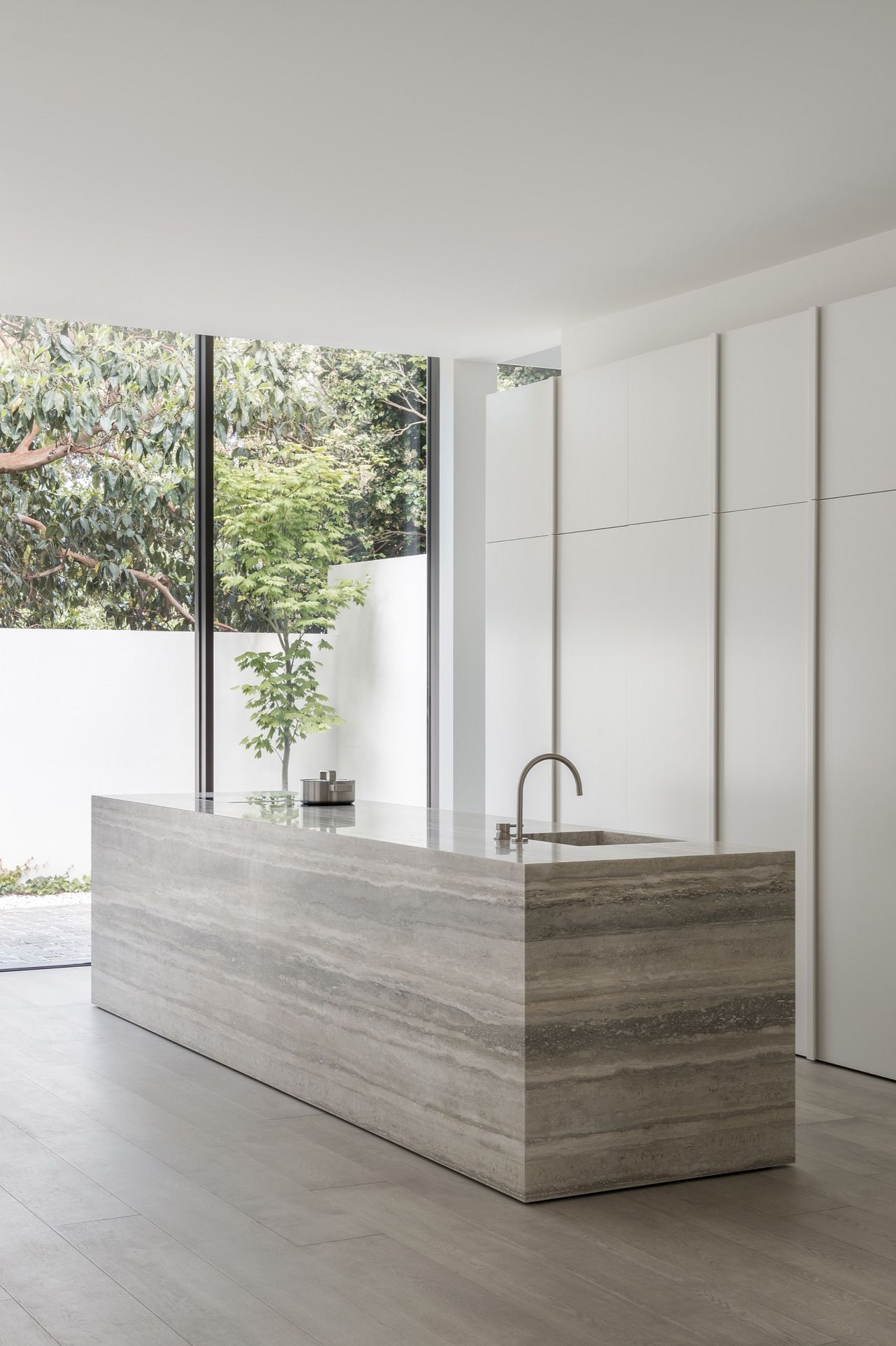 Travertine: The Natural Stone That Only Gets Better With Time - Elsa Home And Beauty