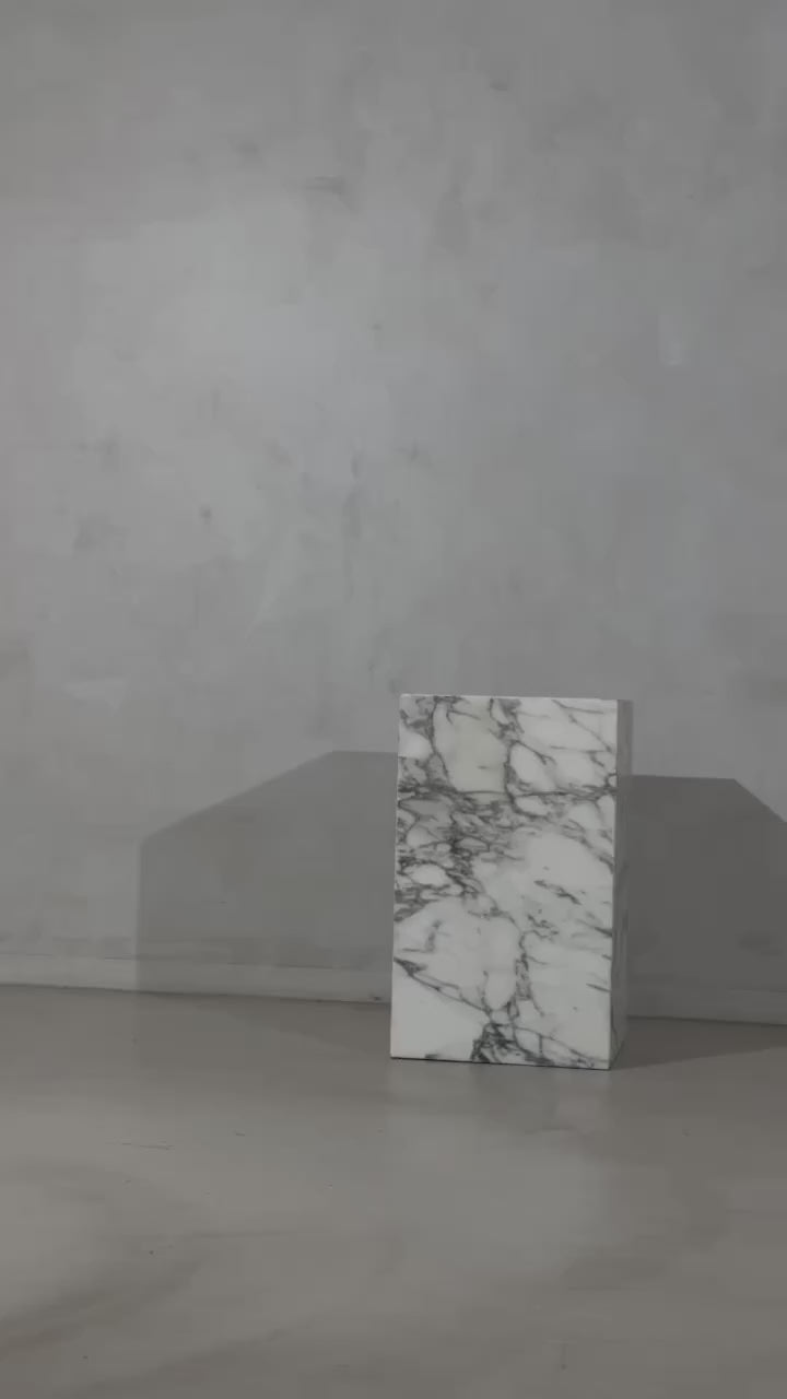 arabescato marble plinth