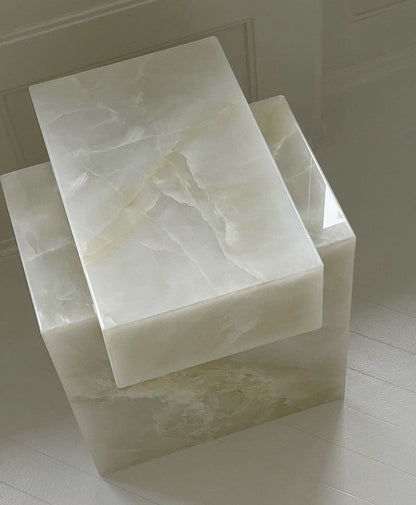 Sorrento Marble &amp; Onyx Plinth - Elsa Home And Beauty
