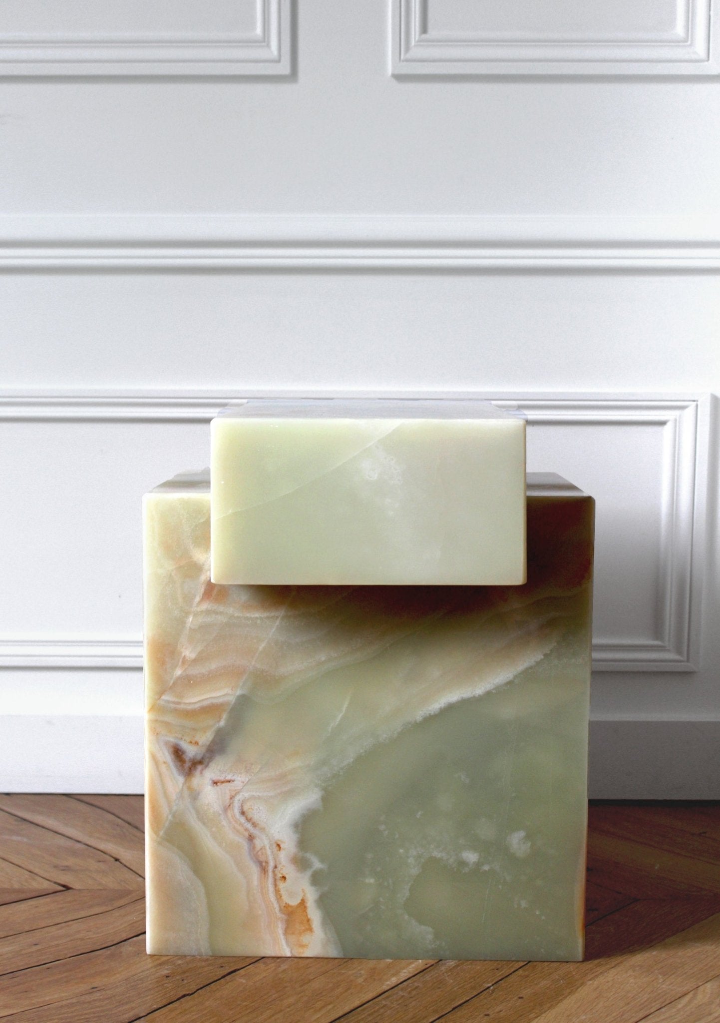 Sorrento Marble &amp; Onyx Plinth - Elsa Home And Beauty