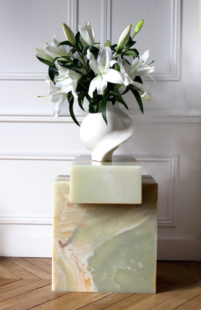 Sorrento Marble &amp; Onyx Plinth - Elsa Home And Beauty