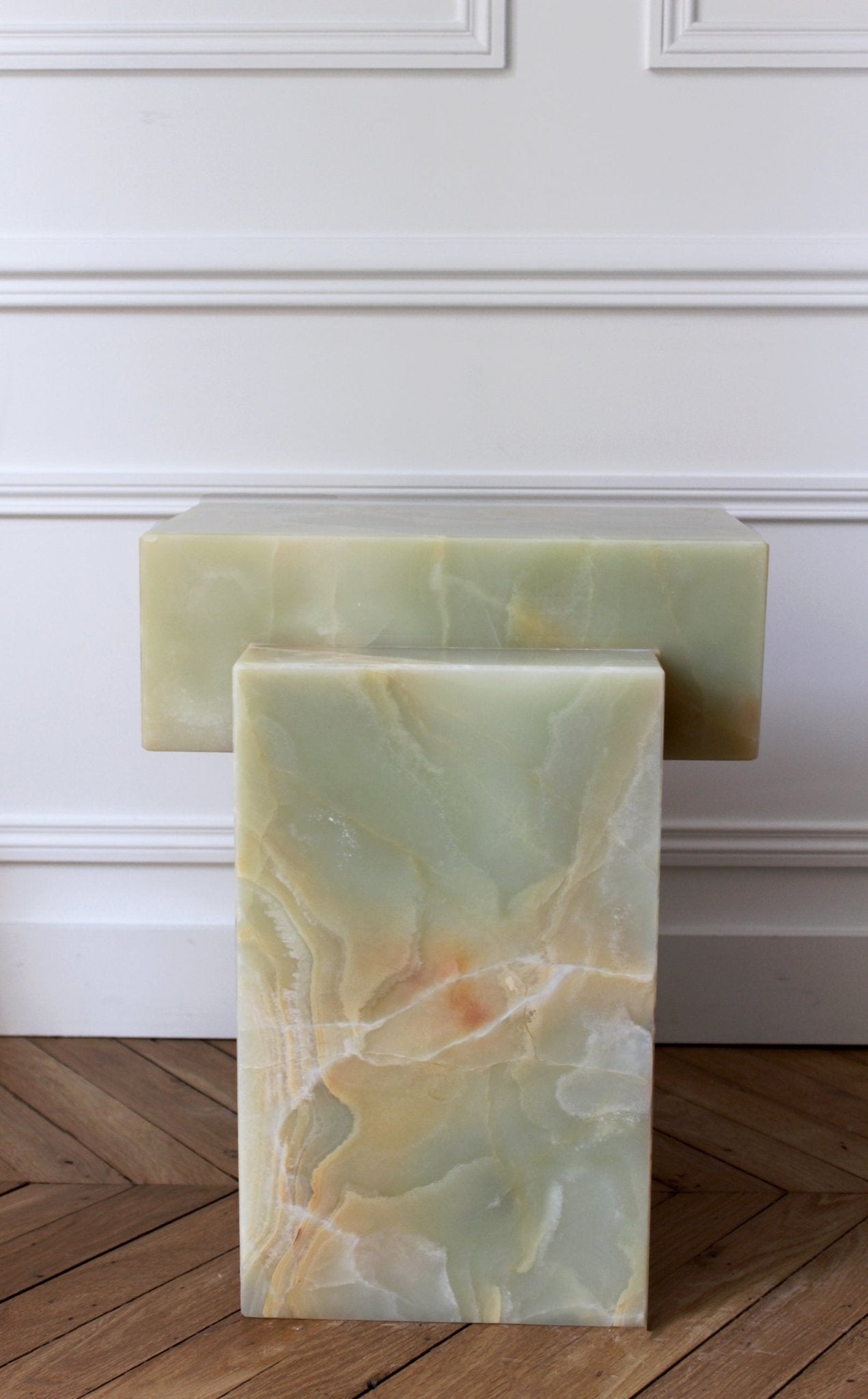 Sorrento Marble &amp; Onyx Plinth - Elsa Home And Beauty